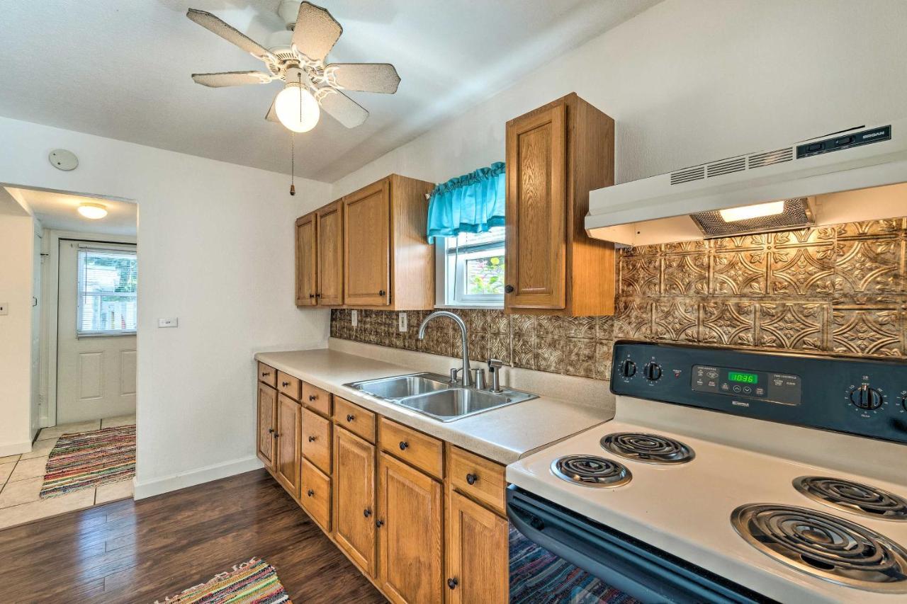 Tropical Port Charlotte Cottage - Walk To Bay! Εξωτερικό φωτογραφία